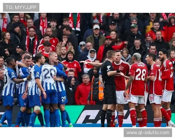 卢顿足球俱乐部崛起之路:从低级别联赛到英超赛场的奋力拼搏与梦想实现 卢顿足球俱乐部崛起之路:从低级别联赛到英超赛场的奋力拼搏与梦想实现