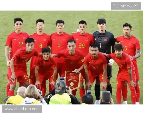中国足球队迎战亚洲劲旅，备战世界杯预选赛全力冲击2026年目标