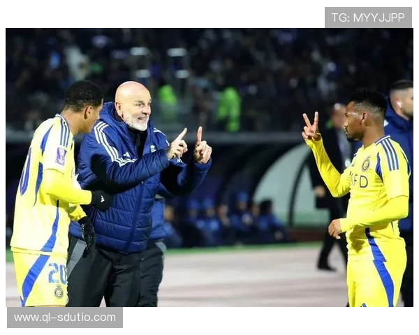 佛罗伦萨俱乐部发布冬季引援计划并展望新赛季竞争格局全面提效策 佛罗伦萨俱乐部发布冬季引援计划并展望新赛季竞争格局全面提效策