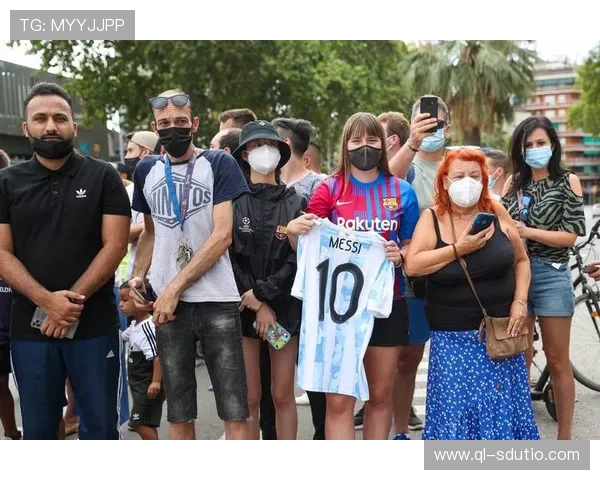 梅西重返巴萨传闻不断 球迷热议未来是否回归诺坎普 梅西重返巴萨传闻不断 球迷热议未来是否回归诺坎普